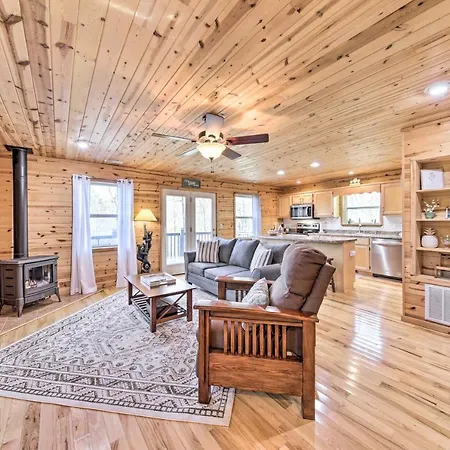 Scenic Murphy Escape With Hot Tub And Fire Pit!